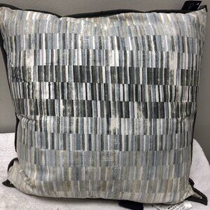 Oscar Oliver 20in x 20in Decorative Pillow